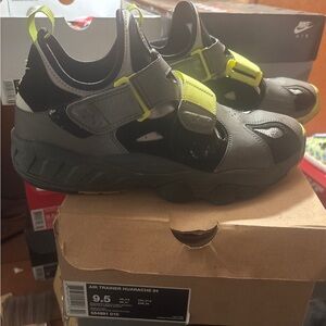 Nike Air Trainer Huarache 94 Black and Gray Shoes